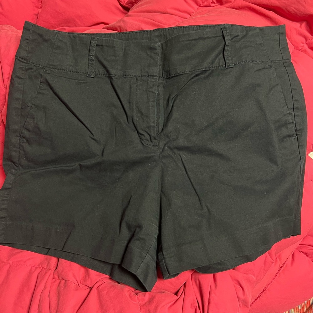 Ann Taylor Black Petite Short